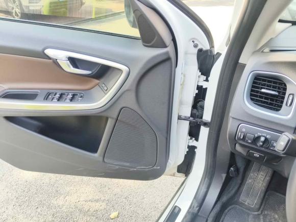 [上海·沪A] 二手沃尔沃沃尔沃S60插电式混动2015款 S60L E驱混动 T6智驭版