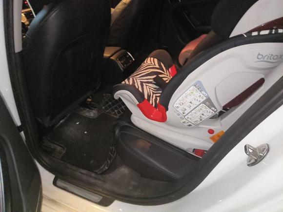 [武汉·鄂A] 二手奥迪奥迪A4L2015款 35 TFSI 自动舒适型