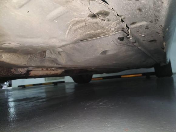 [广州·粤A] 二手丰田皇冠2005款 3.0L Royal Saloon