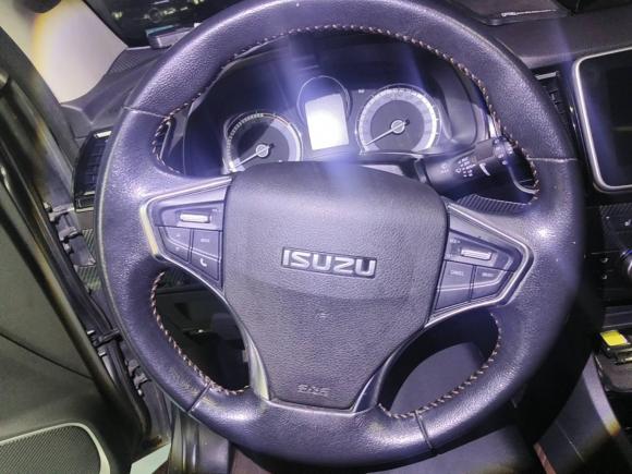 [深圳·渝A] 二手五十铃mu-X牧游侠2018款 3.0T 柴油自动四驱X-POWER版 5座