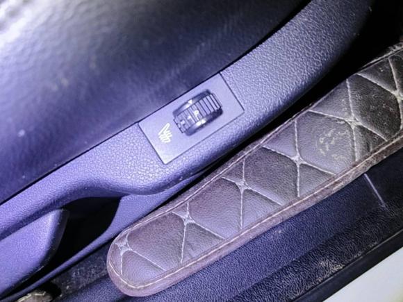 [宁波·浙B] 二手标致标致30082013款 2.0L 自动潮流版