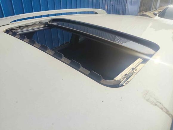 [上海·皖A] 二手标致标致30082015款 2.0L 手动经典版