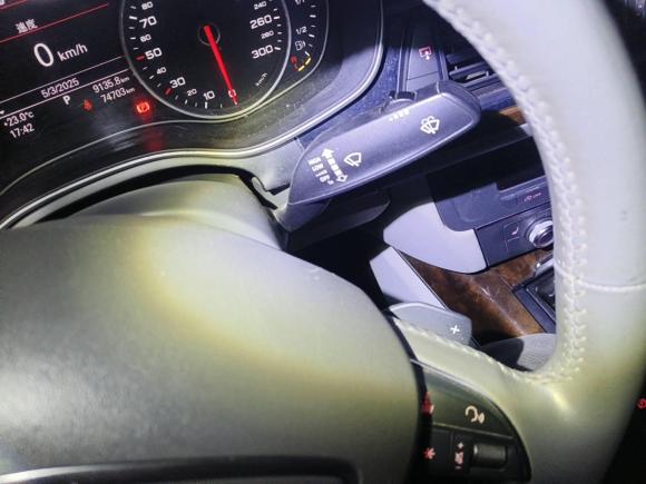 [武汉·鄂A] 二手奥迪奥迪A6L2012款 30 FSI 豪华型