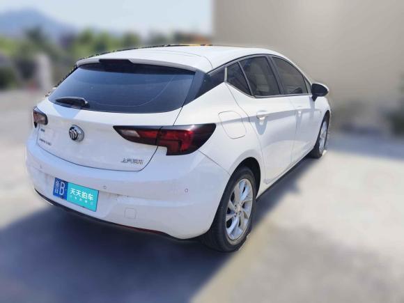 [青岛·鲁B] 二手别克威朗2016款 两厢 15S 自动进取型