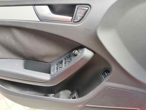 [上海·沪H] 二手奥迪奥迪A4L2010款 2.0 TFSI 标准型