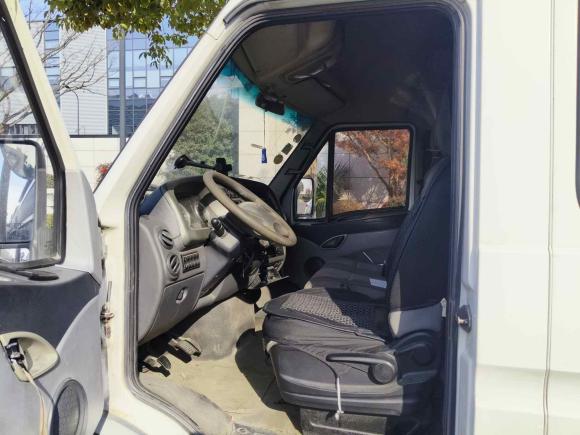 [杭州·浙A] 二手依维柯依维柯褒迪2013款 2.5T-V39 箱货高顶