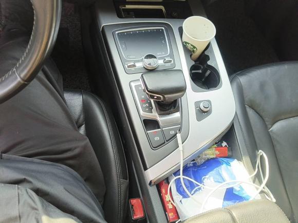 [上海·苏U] 二手奥迪奥迪Q72016款 40 TFSI 舒适型