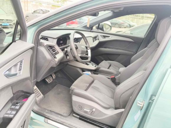 [上海·沪A] 二手奥迪奥迪Q5 e-tron2023款 40 e-tron 星耀型 机甲套装