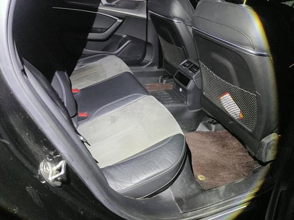 [南京·苏E] 二手奥迪奥迪A6L2021款 45 TFSI quattro 臻选动感型