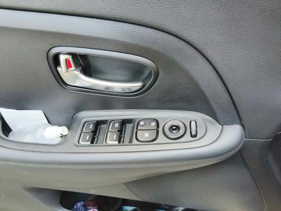 [上海·沪B] 二手起亚佳乐2013款 2.0L 5座自动标准版 国V