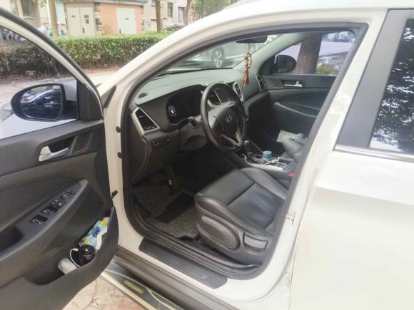 [上海·沪C] 二手现代途胜2015款 1.6T 双离合两驱智能型