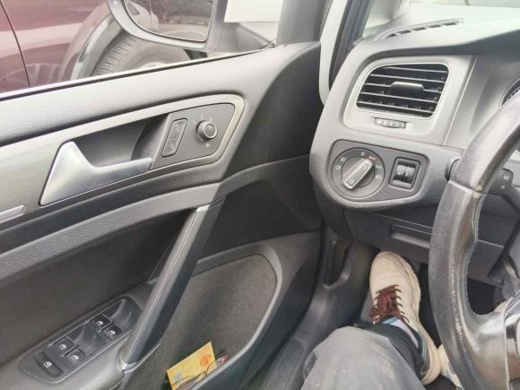 [上海·沪J] 二手大众高尔夫2016款 230TSI 自动豪华型