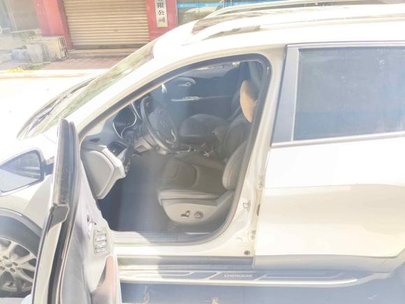 [成都·川A] 二手Jeep自由光2017款 2.0L 优越版