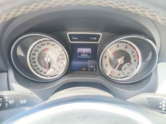 [上海·沪D] 二手奔驰奔驰GLA2016款 GLA 200 时尚型