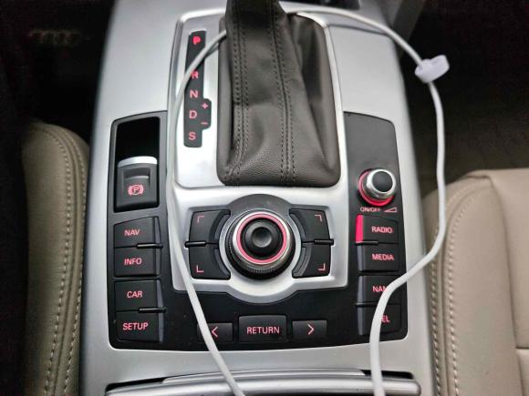 [上海·浙A] 二手奥迪奥迪A6L2010款 2.0 TFSI 自动标准型