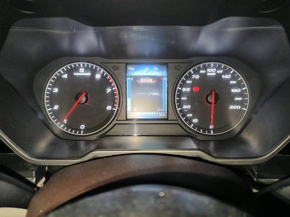 [武汉·鄂A] 二手众泰众泰T7002017款 1.8T 双离合尊享型