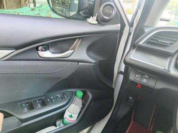 [广州·粤A] 二手本田思域2016款 220TURBO CVT豪华版