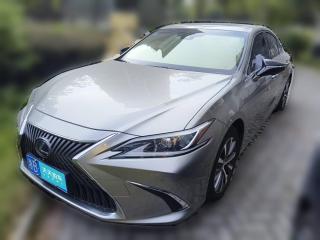 雷克萨斯雷克萨斯ES2020款 300h 卓越版