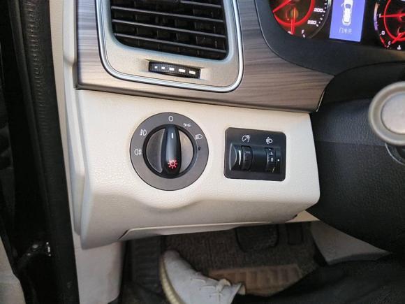 [广州·闽B] 二手大通大通G102016款 2.0T 自动精英版