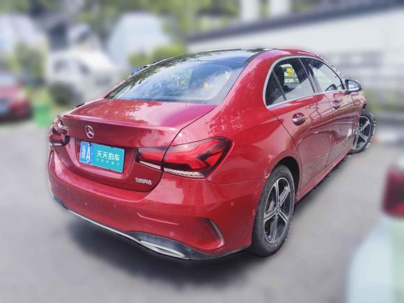 [杭州·浙A] 二手奔驰奔驰A级2022款 改款 A 200 L 运动轿车时尚型