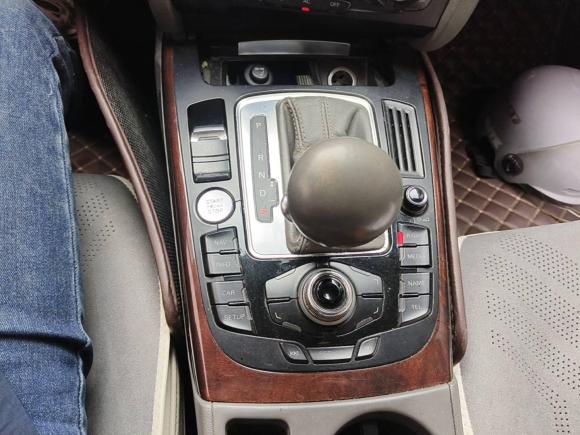 [武汉·鄂A] 二手奥迪奥迪A4L2012款 2.0 TFSI 自动技术型