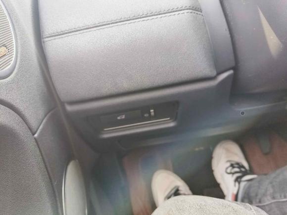 [上海·沪A] 二手路虎揽胜极光2015款 2.0T 五门智耀版