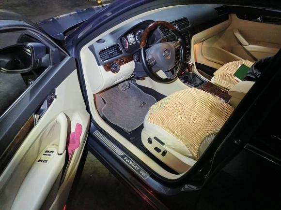 [成都·川A] 二手大众帕萨特2011款 3.0L V6 DSG旗舰尊享版