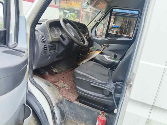 [台州·浙J] 二手依维柯依维柯褒迪2013款 2.5T-V39 箱货高顶