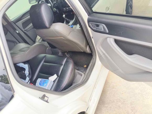 [南京·豫A] 二手福特福克斯2013款 两厢经典 1.8L 手动基本型