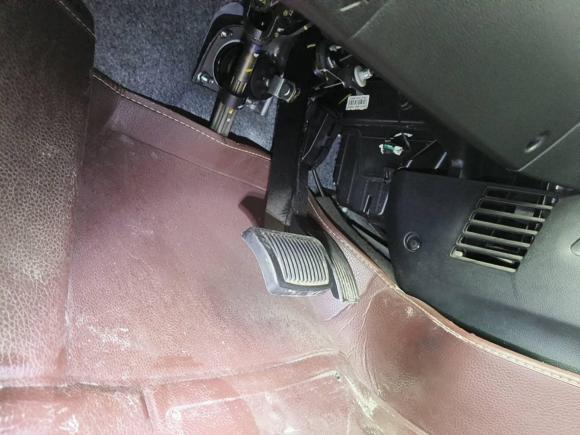 [杭州·沪C] 二手起亚起亚K22015款 两厢 1.4L AT GLS炫酷版