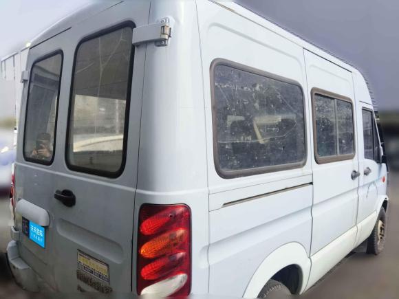 [苏州·苏E] 二手依维柯依维柯褒迪2012款 2.5T-A32 基本型