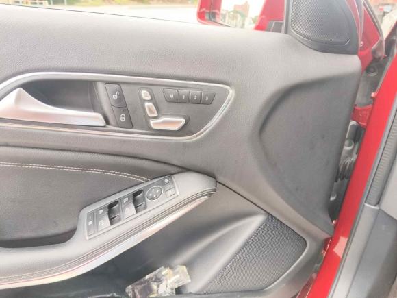 [上海·沪C] 二手奔驰奔驰GLA2018款 GLA 200 动感型