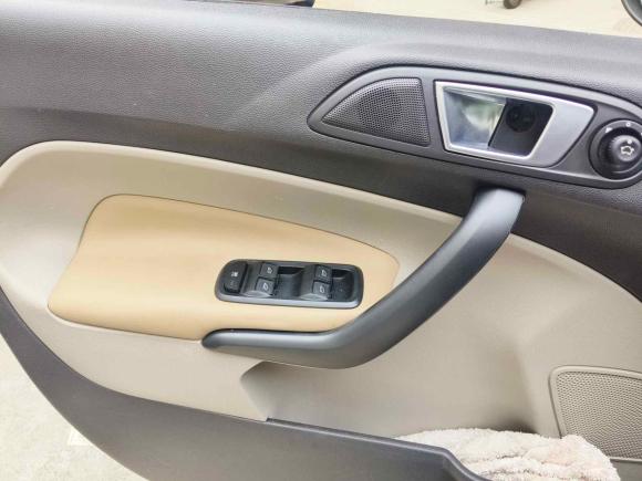 [深圳·粤B] 二手福特嘉年华2013款 三厢 1.5L 自动时尚型