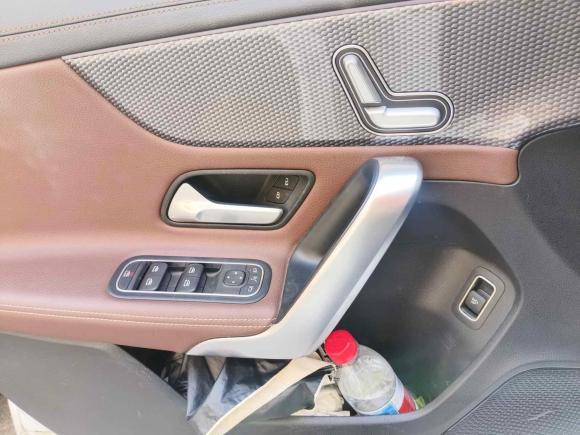 [上海·沪C] 二手奔驰奔驰A级2020款 A 200 L 运动轿车