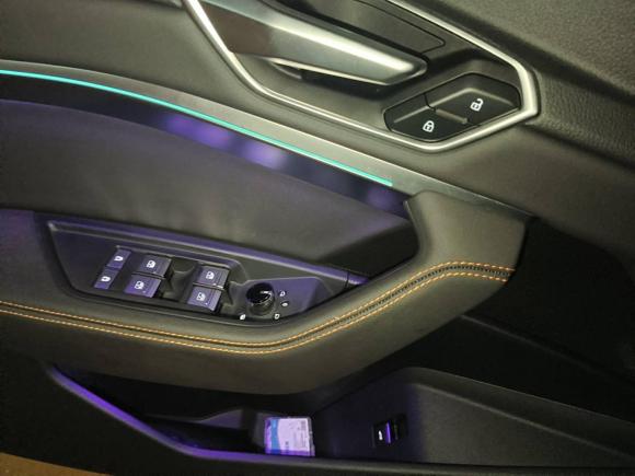 [深圳·粤B] 二手奥迪奥迪e-tron2021款 50 quattro 豪华型