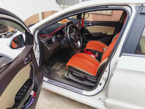 [青岛·黑A] 二手宝骏宝骏310W2017款 1.5L 手动时尚型 国V