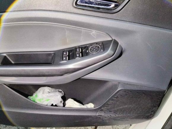 [南京·苏A] 二手福特福睿斯2015款 1.5L 自动时尚型