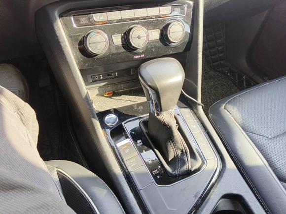 [苏州·苏E] 二手大众途观L2017款 330TSI 自动两驱旗舰版