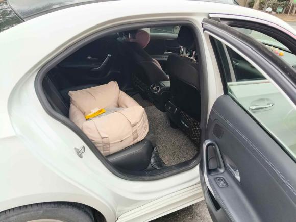 [上海·沪D] 二手奔驰奔驰A级2020款 A 200 L 运动轿车