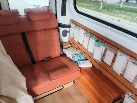 [西安·陕U] 二手福特全顺2023款 2.0T汽油手动多功能商用车中轴中顶5/6座