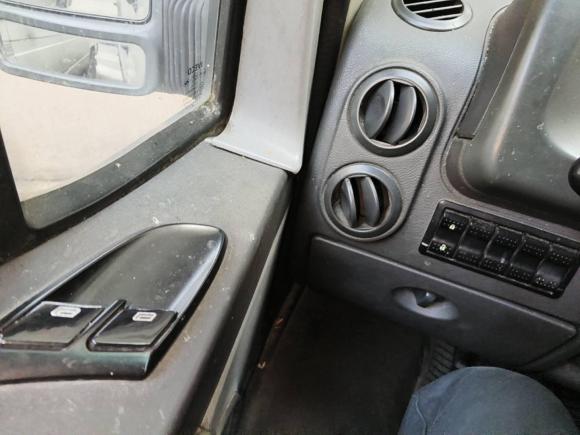 [上海·沪A] 二手依维柯依维柯褒迪2013款 2.8T-A36 客货两用