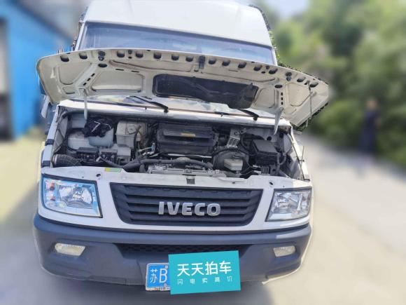 [无锡·苏B] 二手依维柯依维柯得意2021款 2.5T A35 M1客车5-9座短轴中顶双胎侧拉门