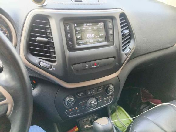 [广州·粤F] 二手Jeep自由光2016款 2.4L 领先版