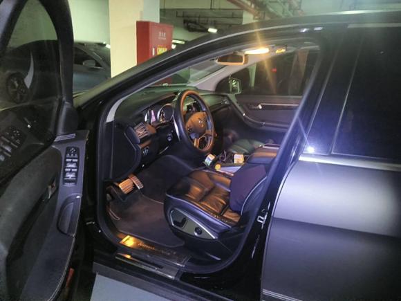 [上海·沪A] 二手奔驰奔驰R级2017款 R 320 4MATIC 商务型臻藏版