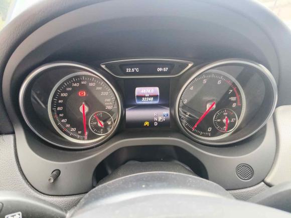 [上海·沪B] 二手奔驰奔驰CLA2017款 改款 CLA 200 时尚型