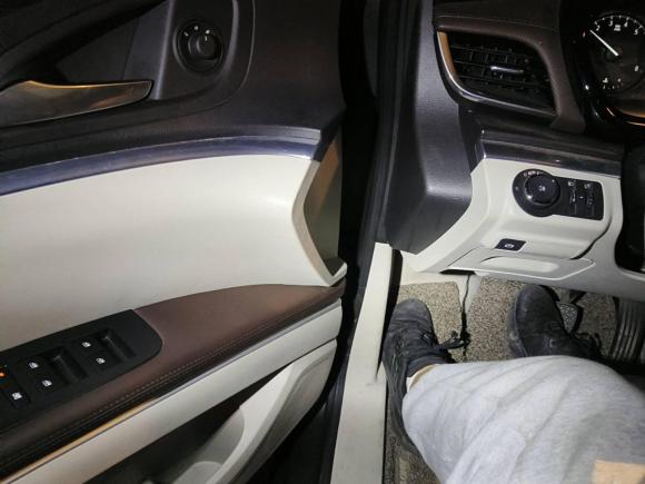 [上海·沪F] 二手别克别克GL82020款 陆上公务舱 652T 豪华型