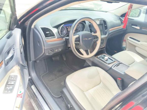 [济南·鲁A] 二手克莱斯勒克莱斯勒300C2016款 3.0L 超越版