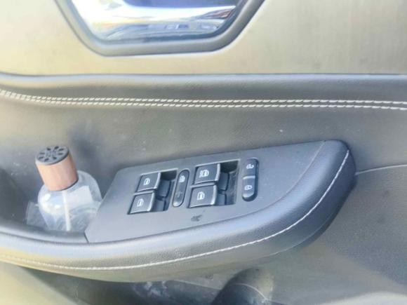 [深圳·粤S] 二手东风风光风光S5602018款 1.8L 手动都市型 7座