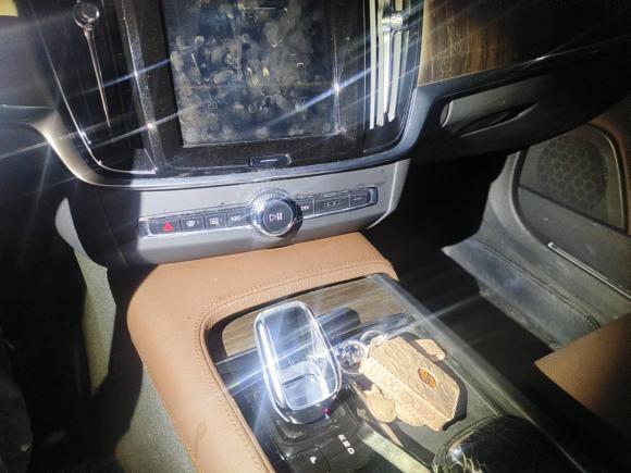 [杭州·浙A] 二手沃尔沃沃尔沃S902022款 B5 智远豪华版