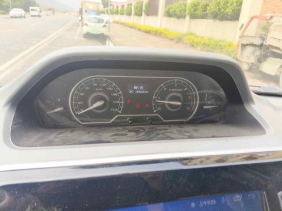 [宁波·浙B] 二手上汽大通MAXUS新途V802021款 2.0T 手动经典傲运通短轴中顶5/6座